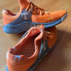 Nike UT Vols Men’s shoes EUC